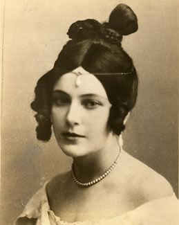 Olga Baclanova in 'La Perichole'